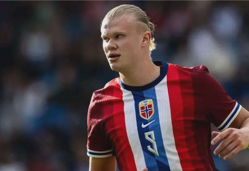 足球英超球队内部录像流出，球员争吵曝光（英超球队内部视频泄露，球员争执画面曝光）