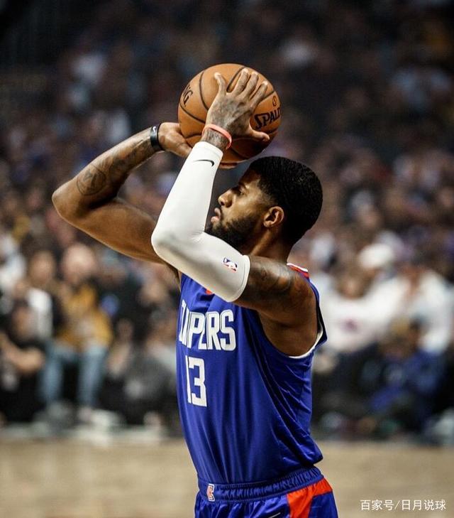 中超11月最佳阵容：法比奥、瓦科领衔，吴曦、王燊超入选（中超11月最佳阵容出炉：法比奥、瓦科领衔，吴曦、王燊超入围）