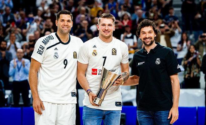 卡利亚里主帅：我在球员时代盯防过C罗，那真是令人激动（卡利亚里主帅：球员时期曾盯防C罗，那经历让人热血沸腾）