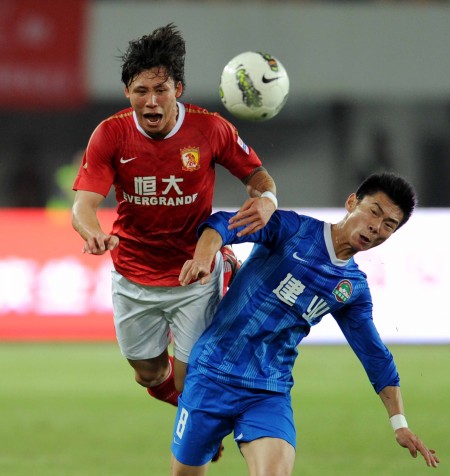 云南玉昆门将余鉴贤：希望下个赛季我能参加更多比赛（云南玉昆门将余鉴贤盼下赛季获得更多出场机会）