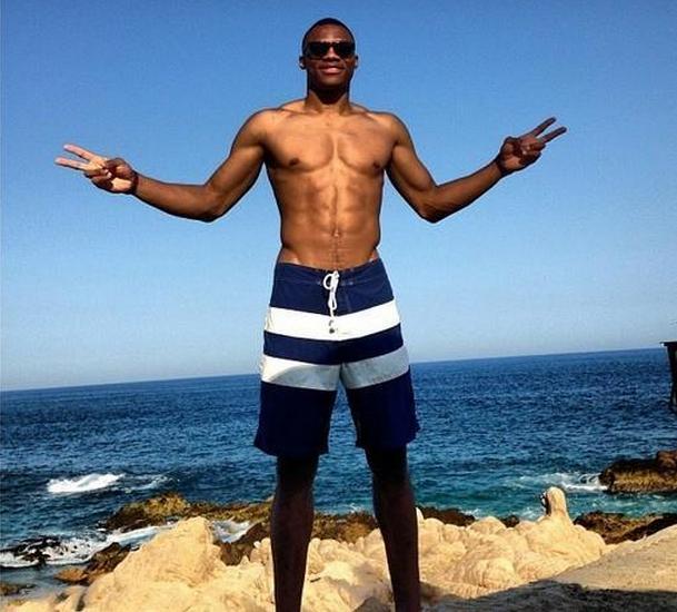 名宿：我不会让弗拉泰西当替补，任何比赛任何对手他都能进球（名宿：弗拉泰西不该坐板凳，对谁都能进球）