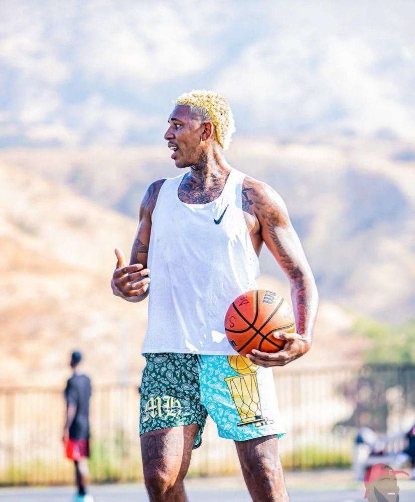 中甲半场：葛一凡两连扑保球门不失，苏州东吴0-0定南赣联（中甲半场战报：葛一凡连续神扑守住零封，苏州东吴0-0定南赣联）