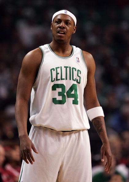 米兰客战都灵：莱奥、恩昆库、莫德里奇首发，巴尔泰萨吉出战（米兰作客都灵：莱奥、恩昆库、莫德里奇先发，巴尔泰萨吉登场）