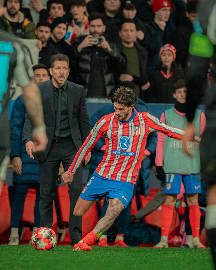 曼晚：阿莫林在高层会面中表示，不会将拉什福德列入未来计划（曼晚：阿莫林与高层会谈称，拉什福德不在其未来计划内）