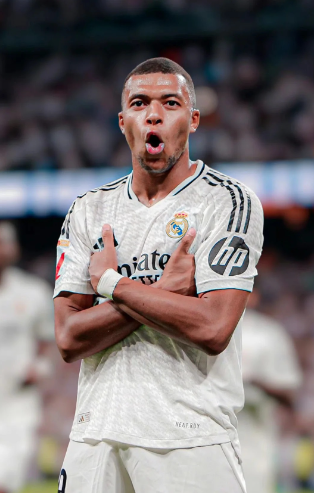 米体：罗马法院起诉那不勒斯转会财务造假，涉及奥斯梅恩等人（米体：罗马法院指控那不勒斯转会财务造假，奥斯梅恩等涉案）